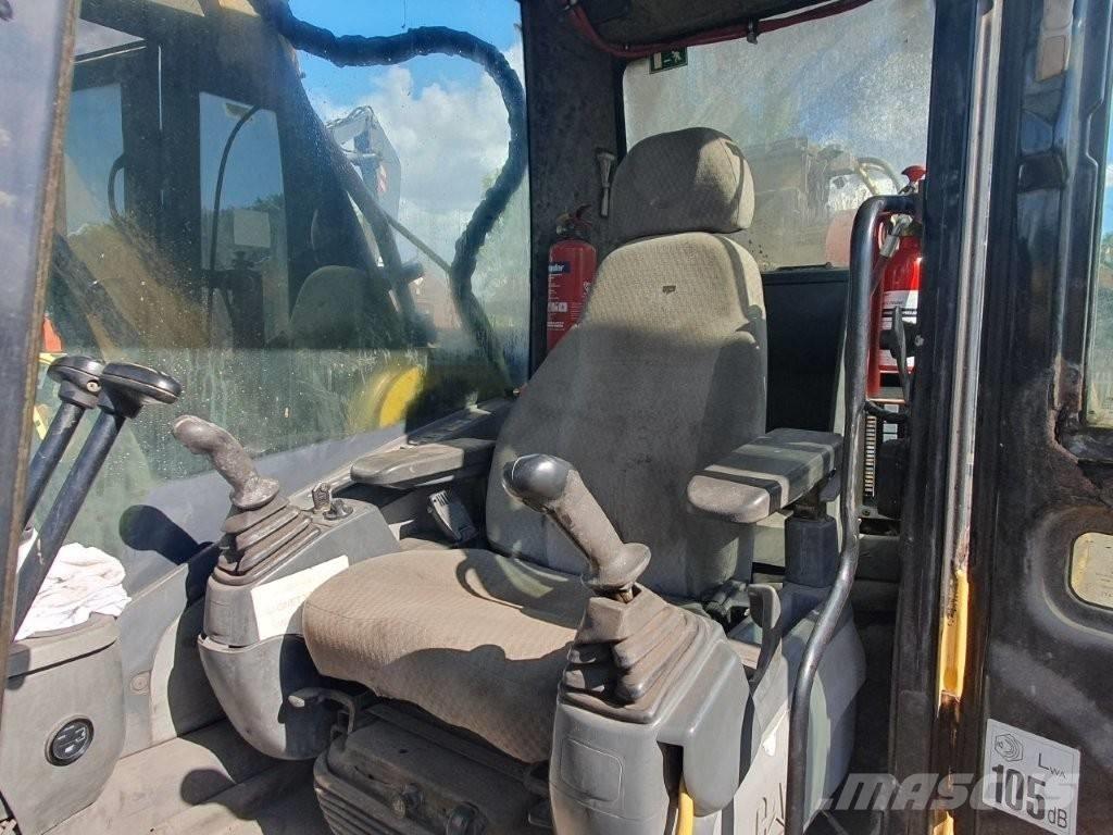 CAT 330 D L حفارات طويلة الذراع