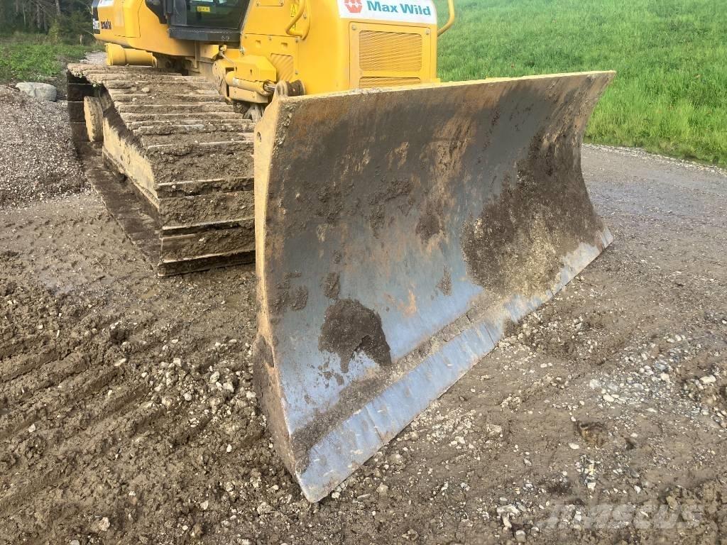 Komatsu D51PXi - 24 بلدوزرات مجنزرة