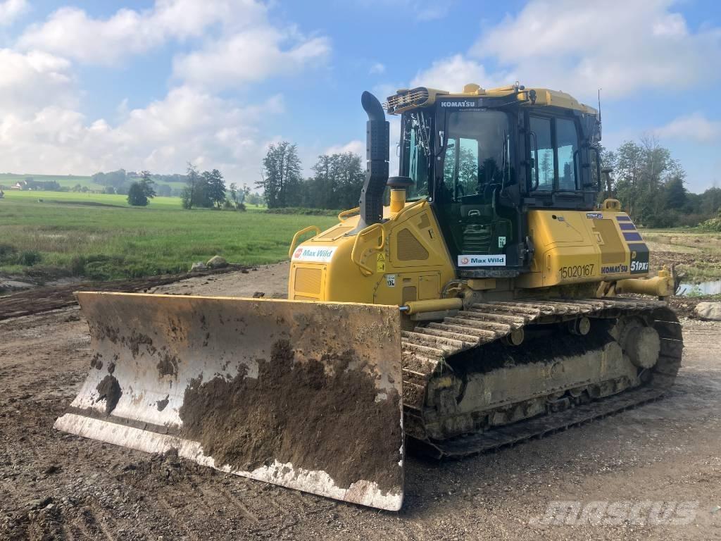 Komatsu D51PXi - 24 بلدوزرات مجنزرة