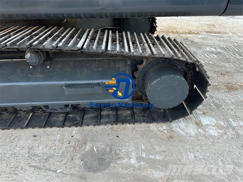 Hyundai HX220HD حفارات زحافة