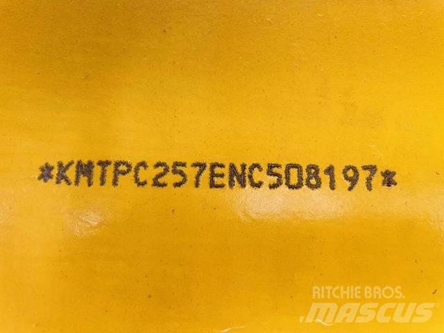 Komatsu PC 200 L حفارات زحافة