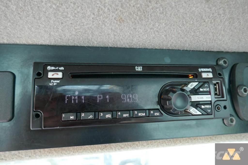 CAT 525D ساحبات الأشجار