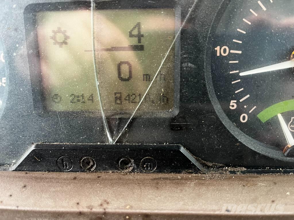 John Deere 6120 الجرارات