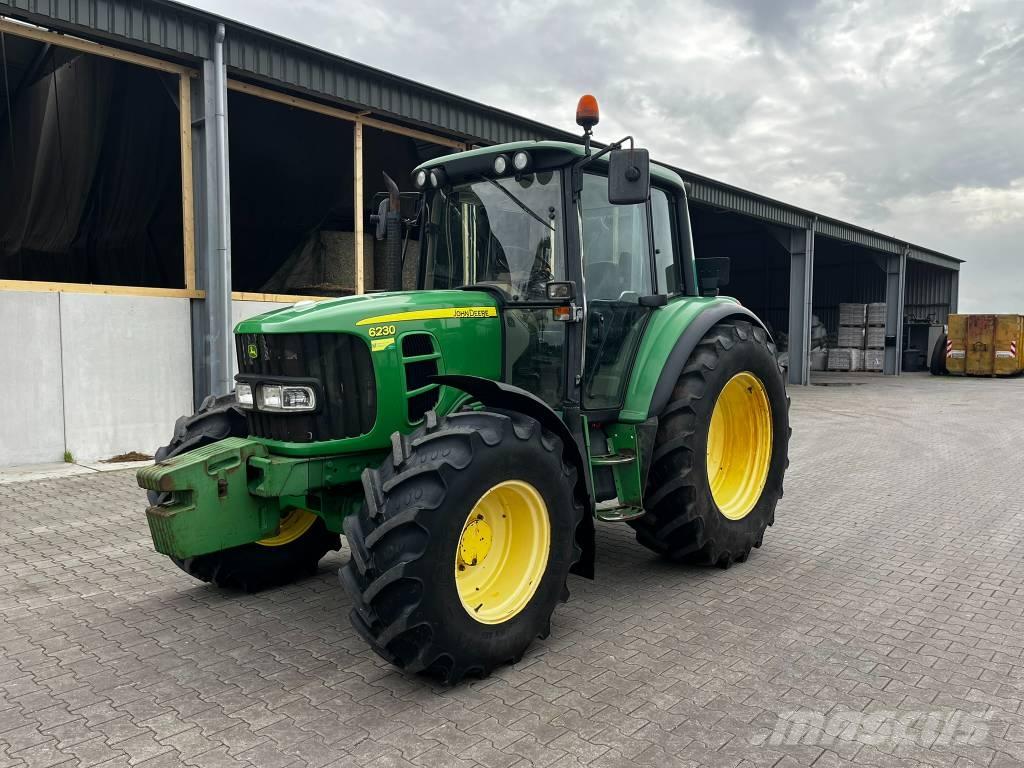 John Deere 6120 الجرارات