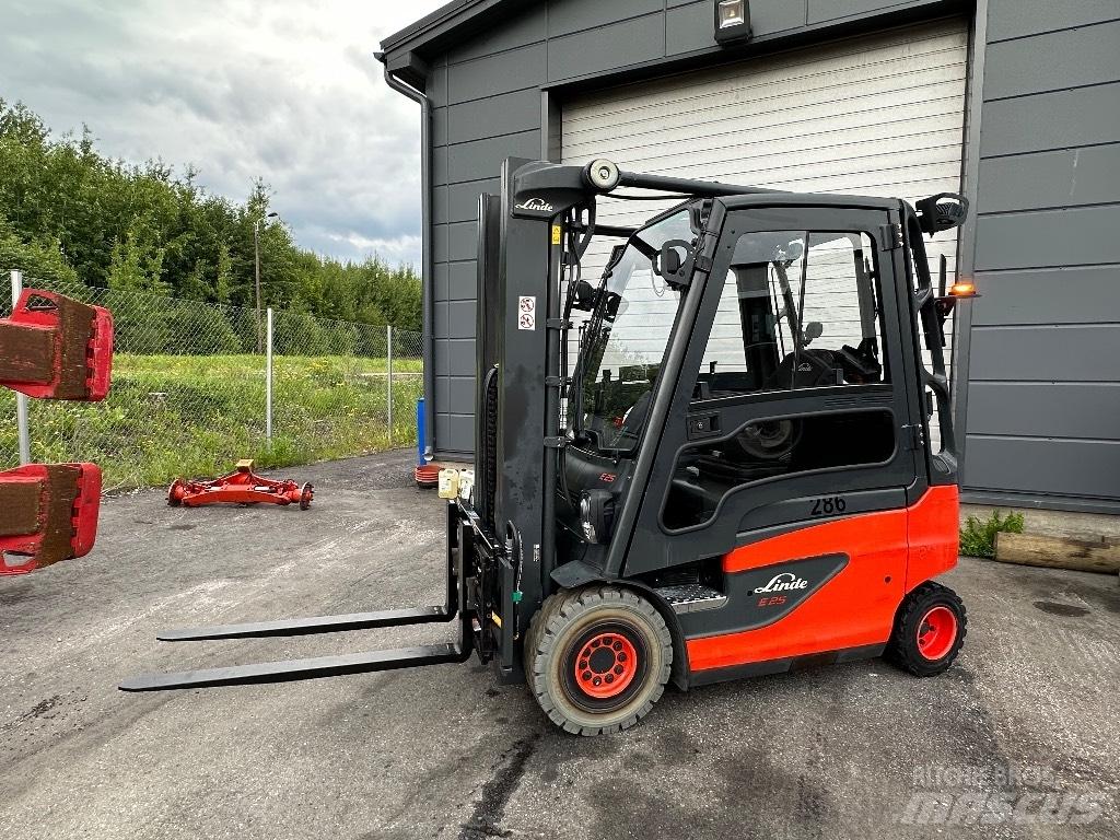 Linde E 25 -01 شاحنات ذات رافعات شوكية تعمل بالكهرباء