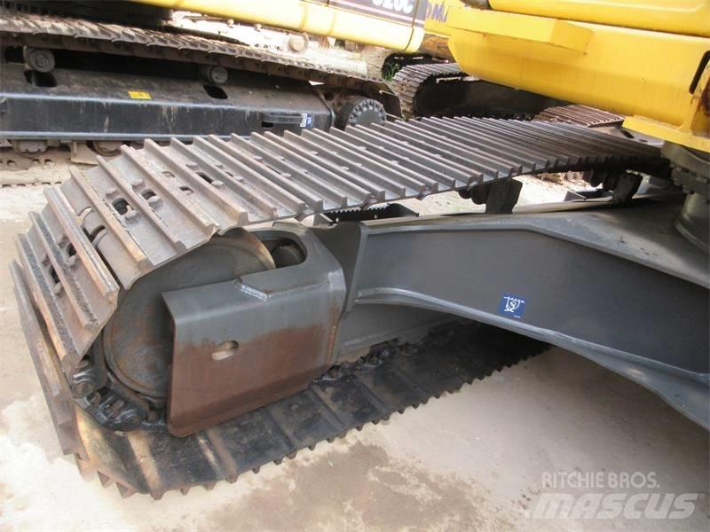 Komatsu PC 200-8N1 حفارات زحافة