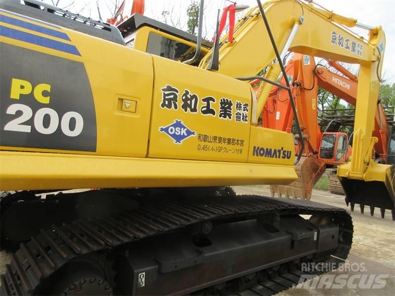 Komatsu PC 200-8N1 حفارات زحافة