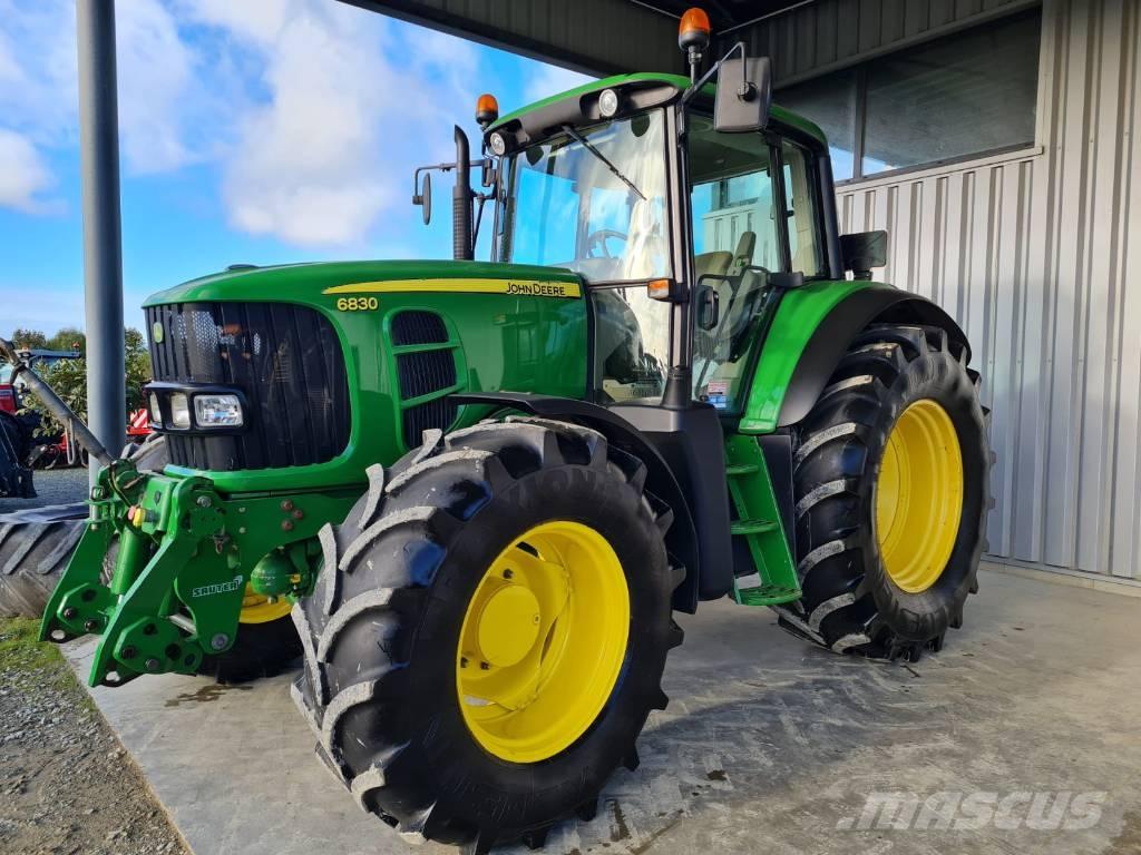 John Deere 6830 الجرارات