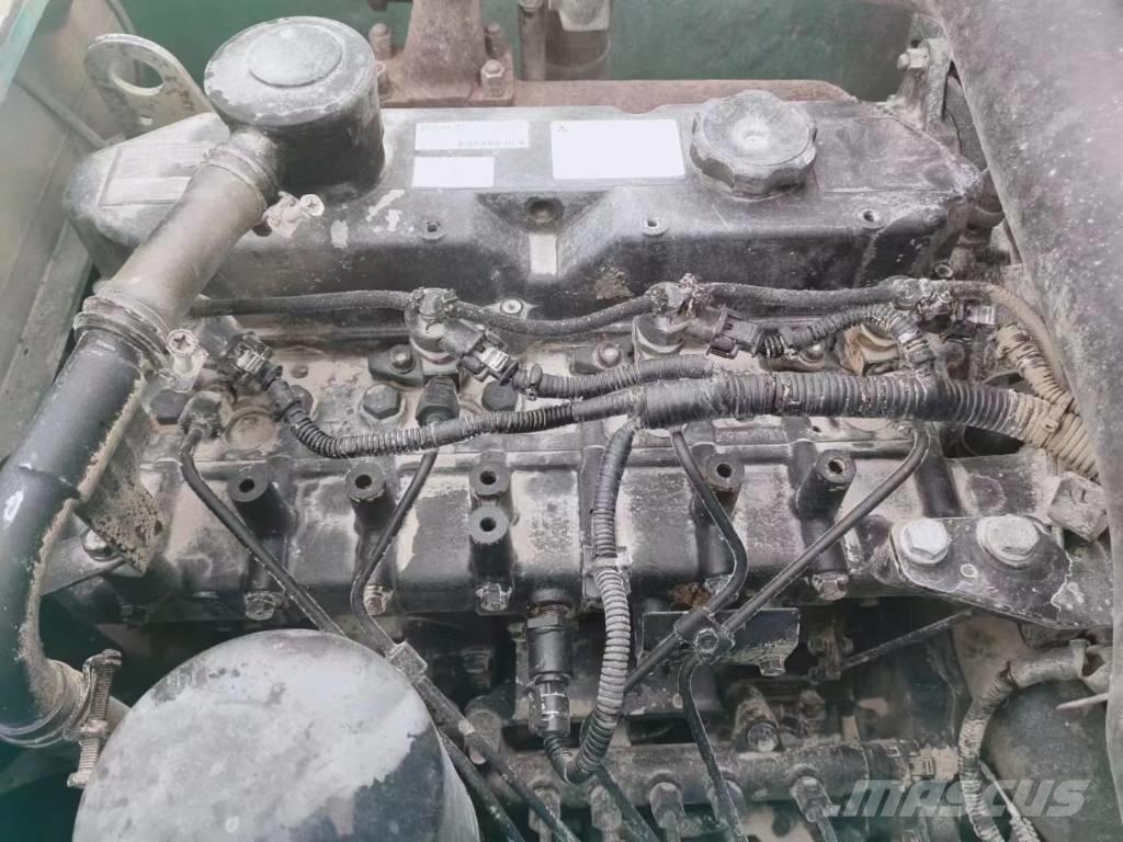 Kobelco SK 140 حفارات زحافة