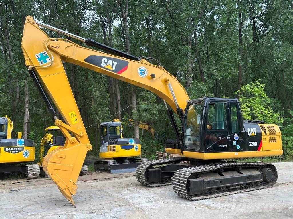 CAT 320D حفارات زحافة