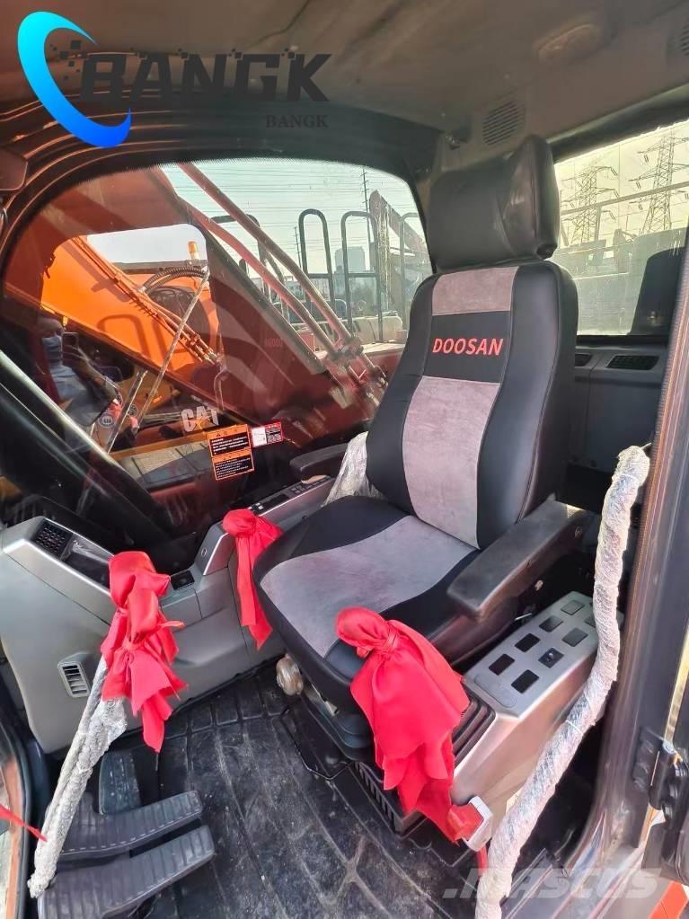 Doosan DX 300 LC حفارات زحافة