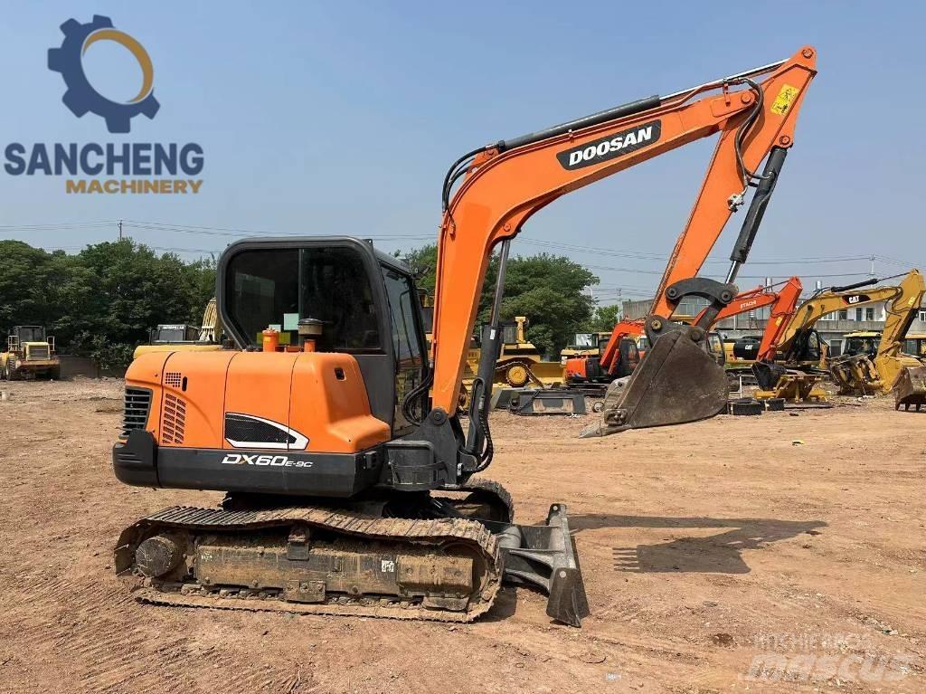 Doosan DX 60 حفارات صغيرة أقل من 7 طن (حفارات صغيرة)
