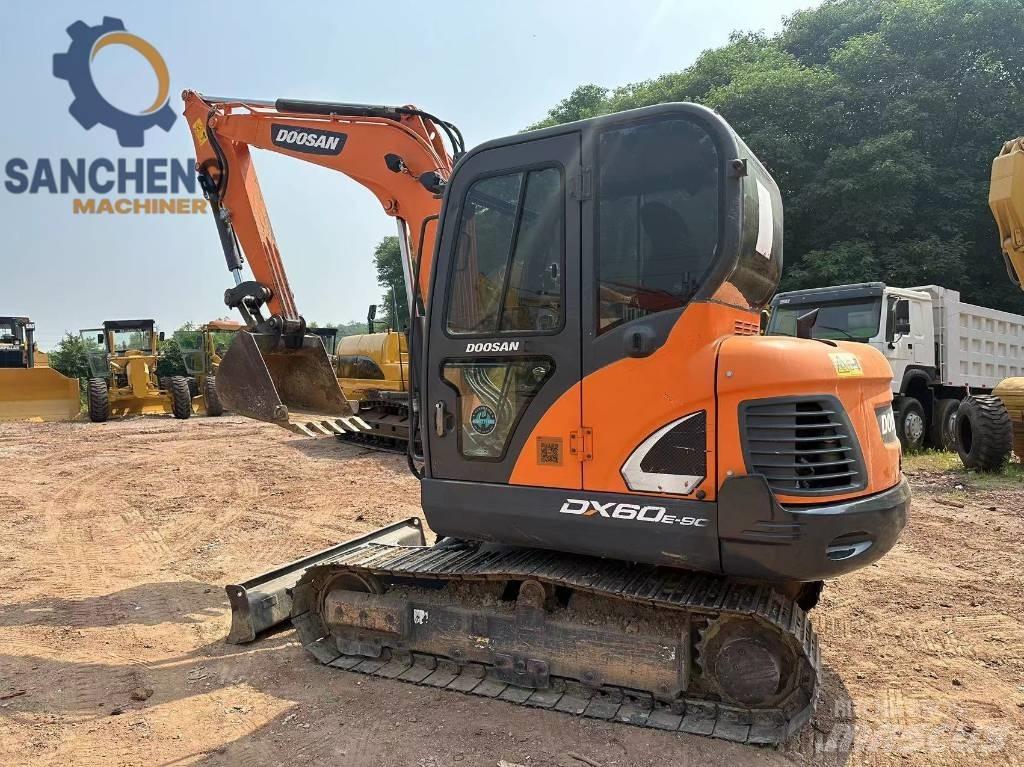 Doosan DX 60 حفارات صغيرة أقل من 7 طن (حفارات صغيرة)