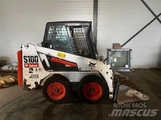 Bobcat S 100 لوادر انزلاقية التوجيه