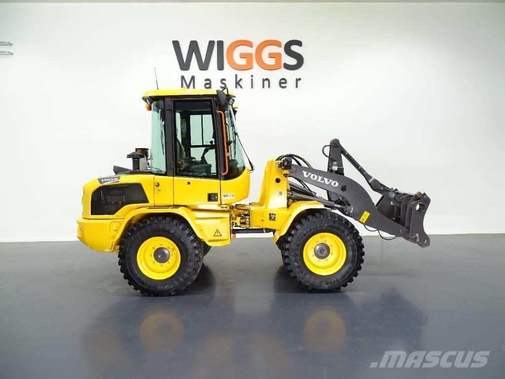 Volvo L35HT لوادر بعجل
