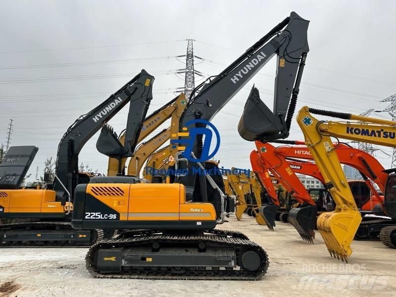 Hyundai 225LC-9S حفارات زحافة