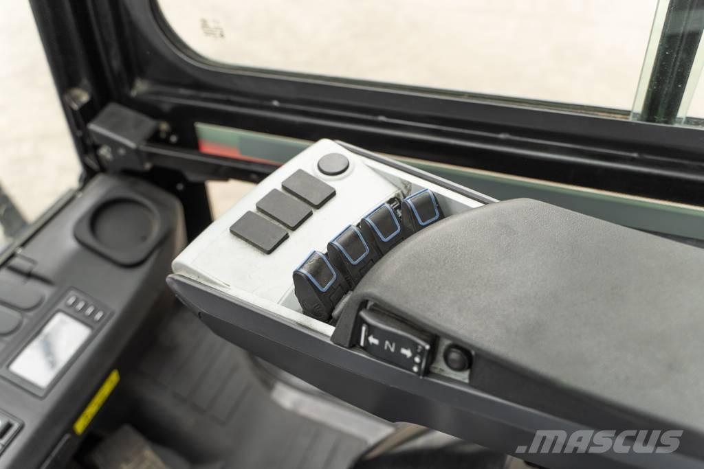 Manitou MI 35 D شاحنات الديزل