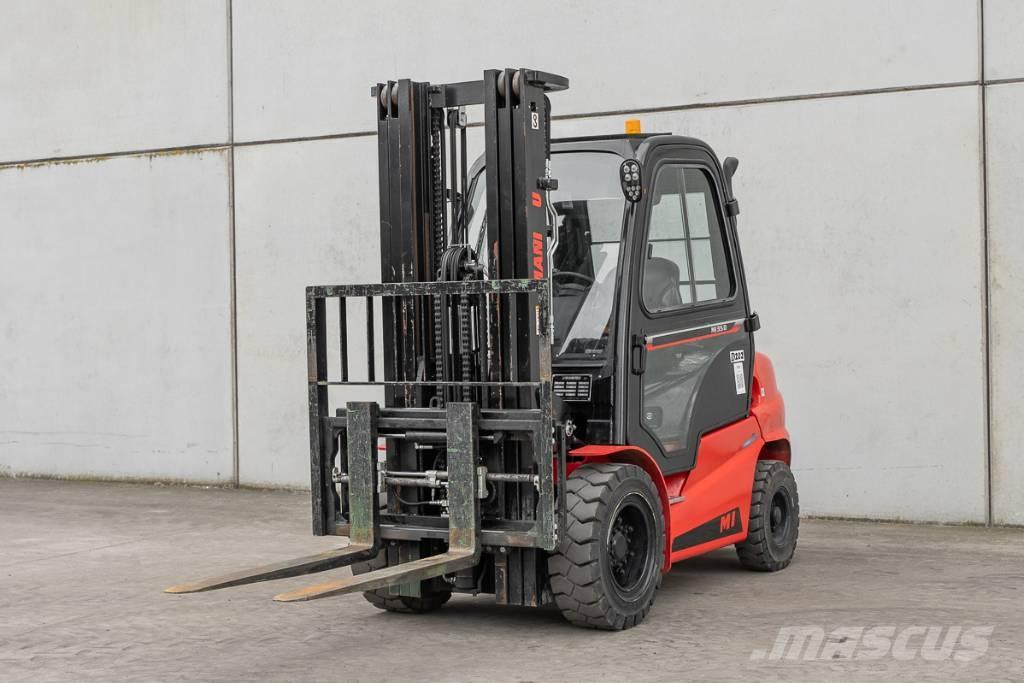 Manitou MI 35 D شاحنات الديزل