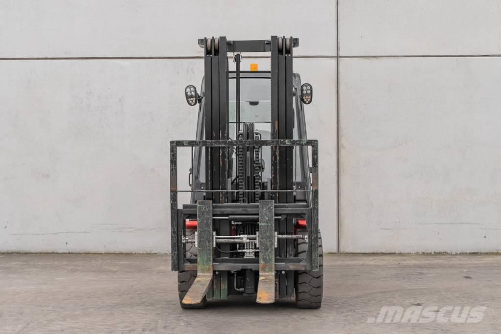 Manitou MI 35 D شاحنات الديزل
