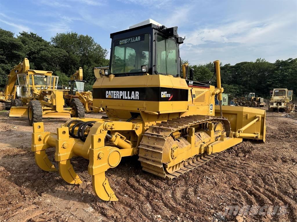 CAT D 7 G بلدوزرات مجنزرة