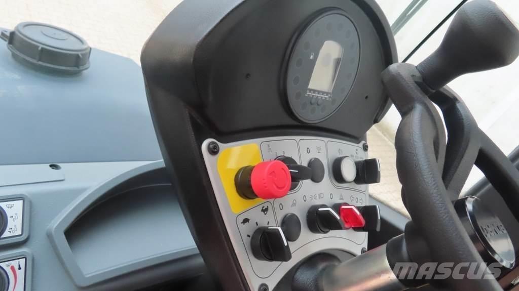 Bomag BW11 RH-5 مداحل ذات إطارات هوائية