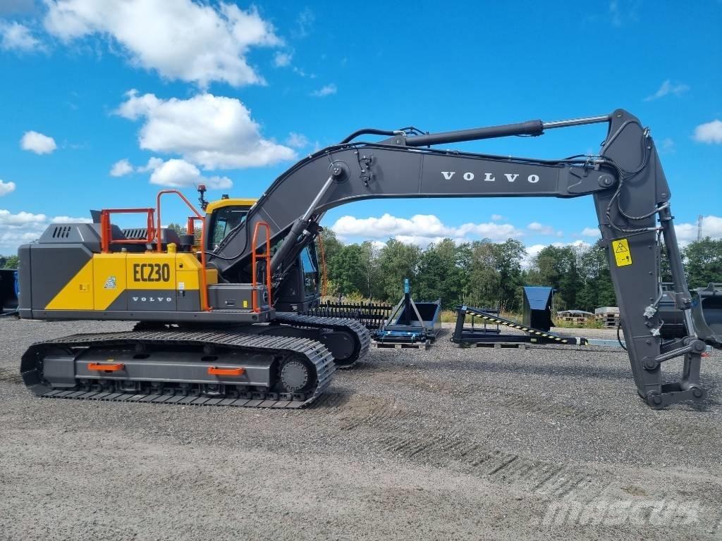 Volvo EC 230 FL حفارات زحافة