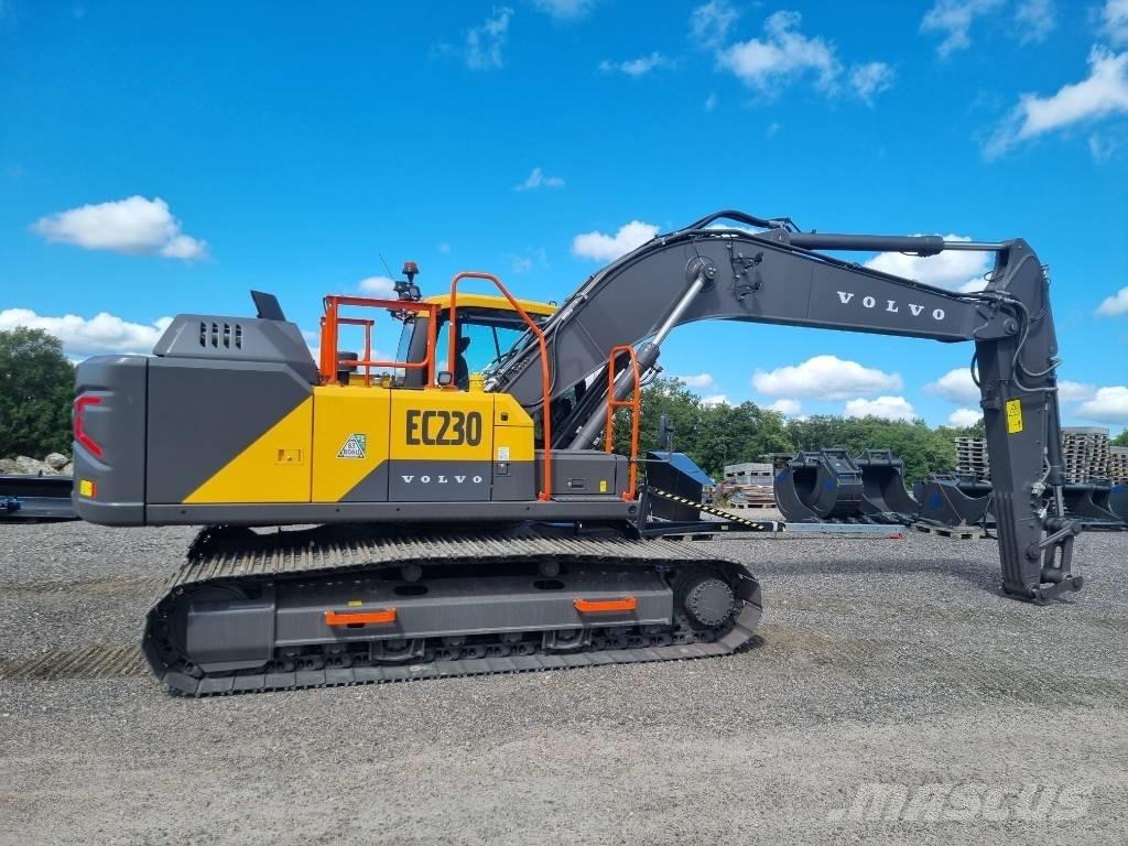 Volvo EC 230 FL حفارات زحافة