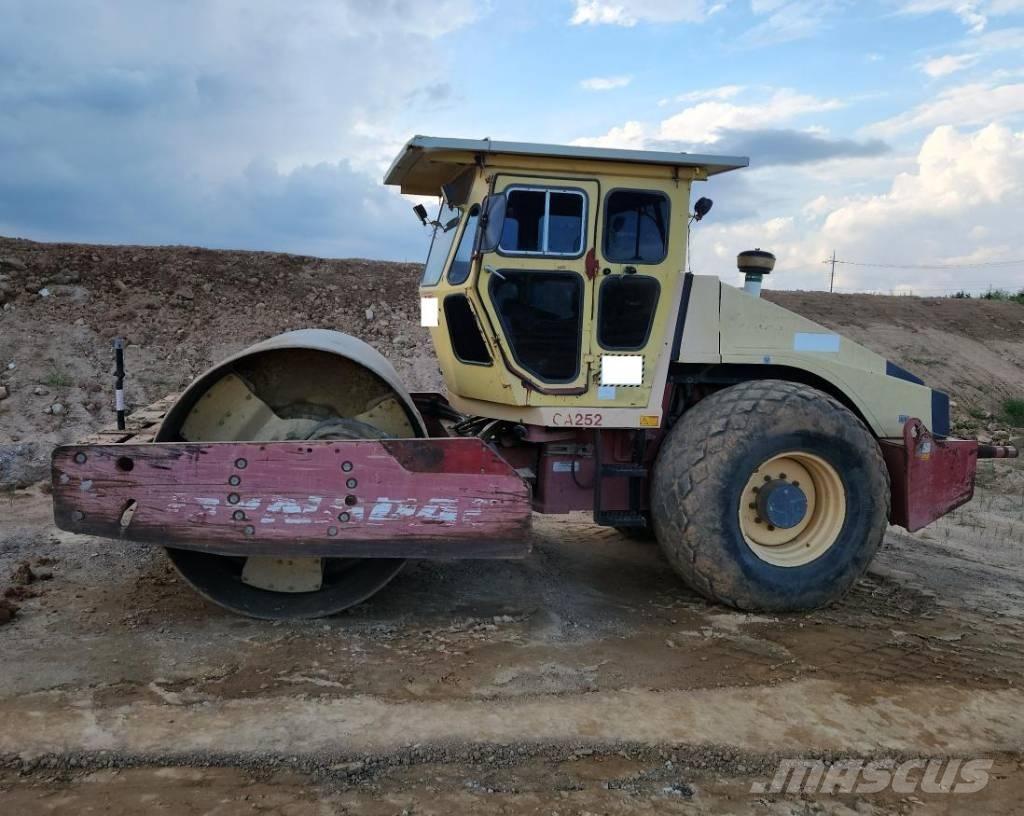 Dynapac CA 252 D مداحل ثنائية الاسطوانة