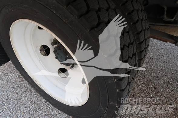 Isuzu NPR HD أخرى