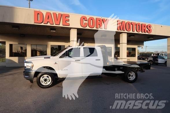 RAM 3500 HD شاحنات مسطحة/مفصلية الجوانب