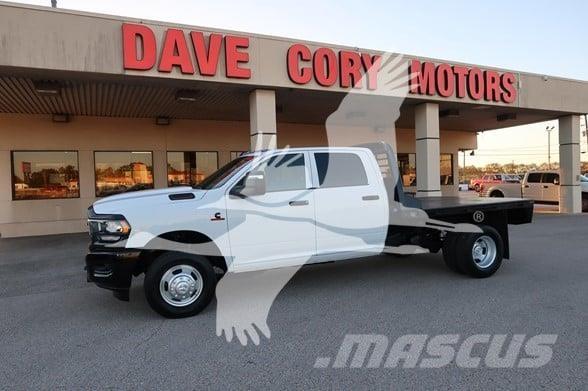 RAM 3500 HD شاحنات مسطحة/مفصلية الجوانب