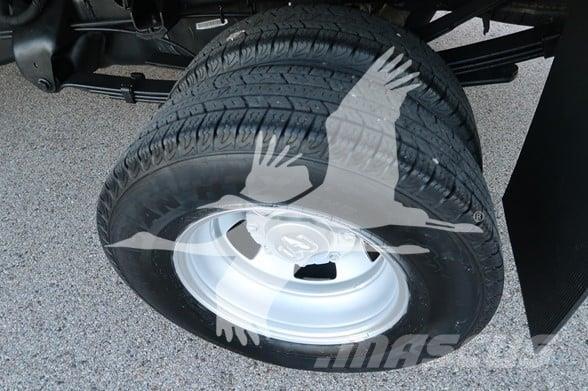 RAM 3500 HD شاحنات مسطحة/مفصلية الجوانب