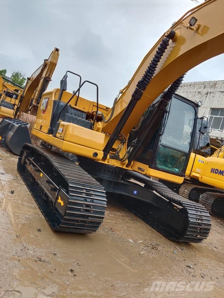 CAT 320 حفارات زحافة