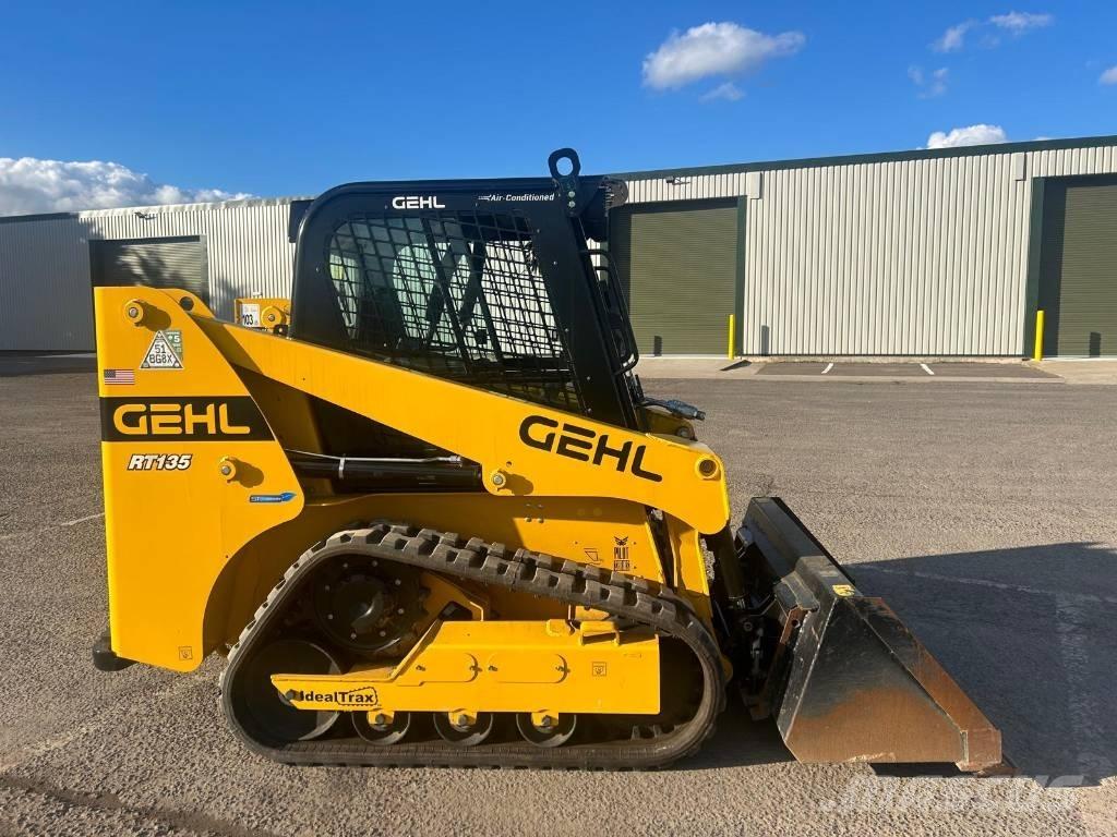 Gehl RT135 لوادر انزلاقية التوجيه