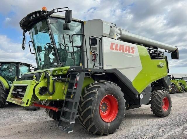 CLAAS TRION 520 حصادات