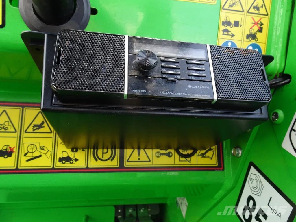 Avant 735 رافعة تلسكوبية