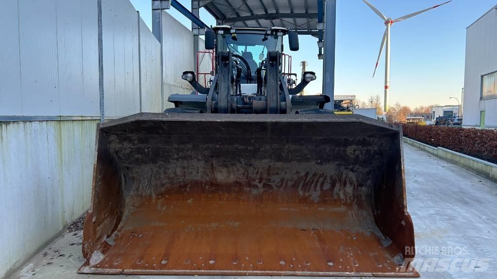 Hidromek HMK 640 WL بلدوزرات بعجلات