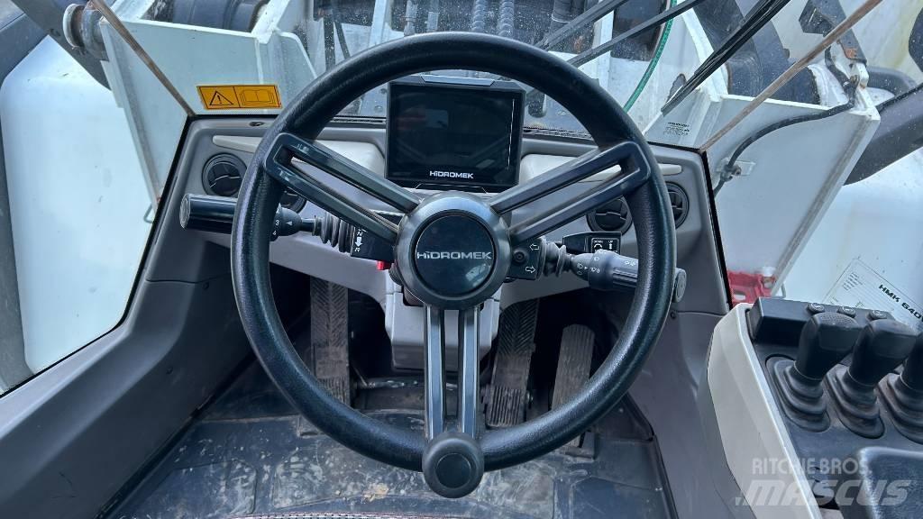 Hidromek HMK 640 WL بلدوزرات بعجلات