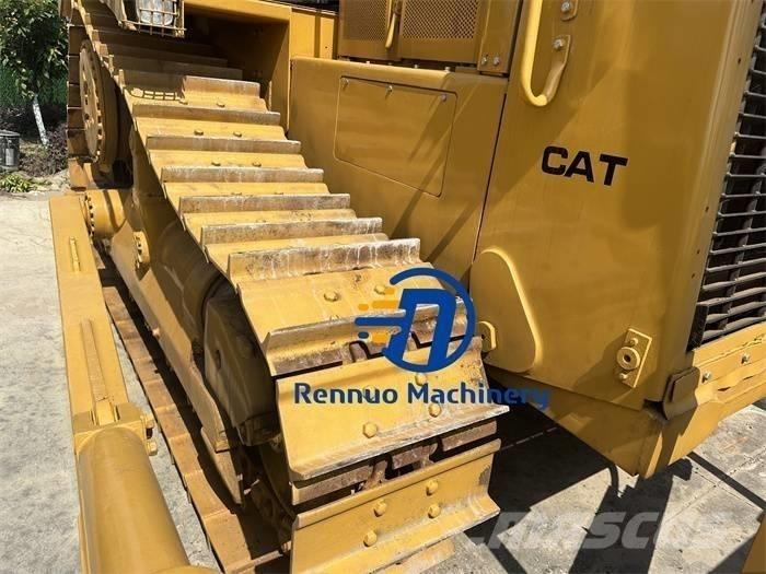 CAT D 7 R بلدوزرات مجنزرة