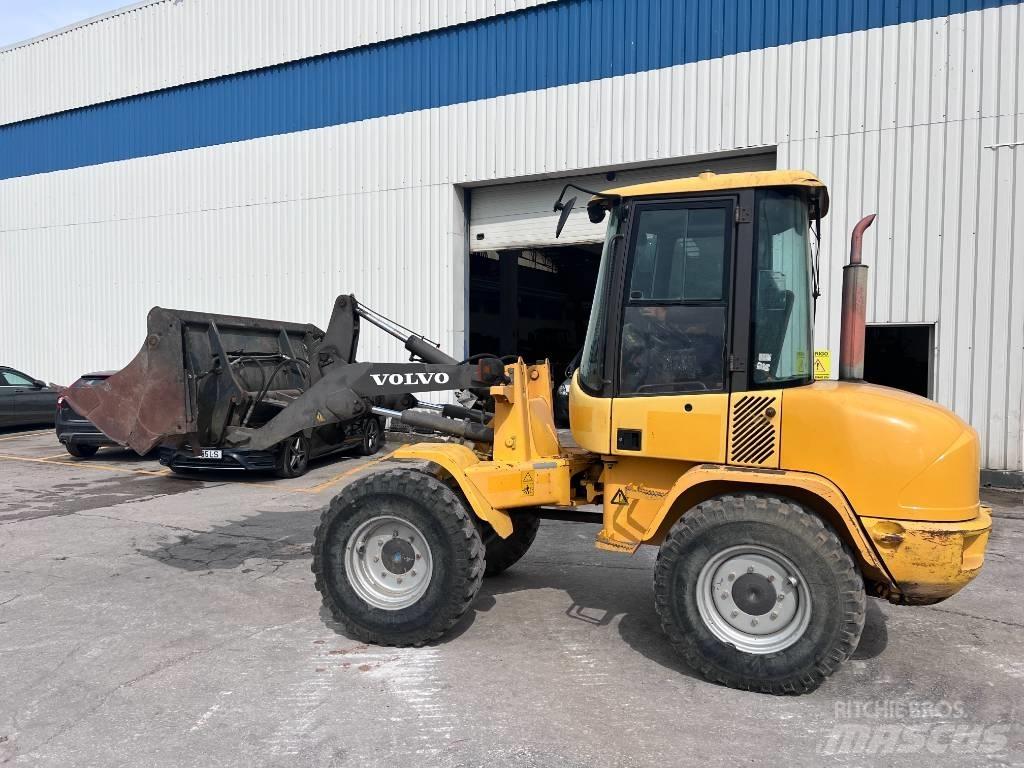 Volvo L 30 B لوادر بعجل
