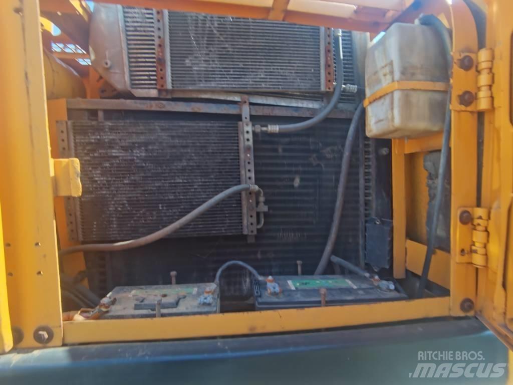 Hyundai R 225LC-7 حفارات زحافة
