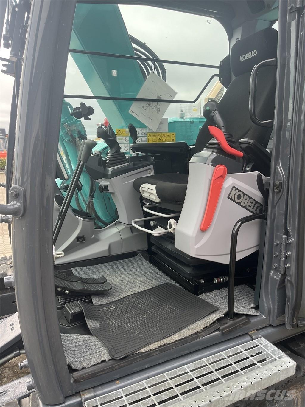 Kobelco SK 75 SR حفارات وسط 7 طن - 12 طن