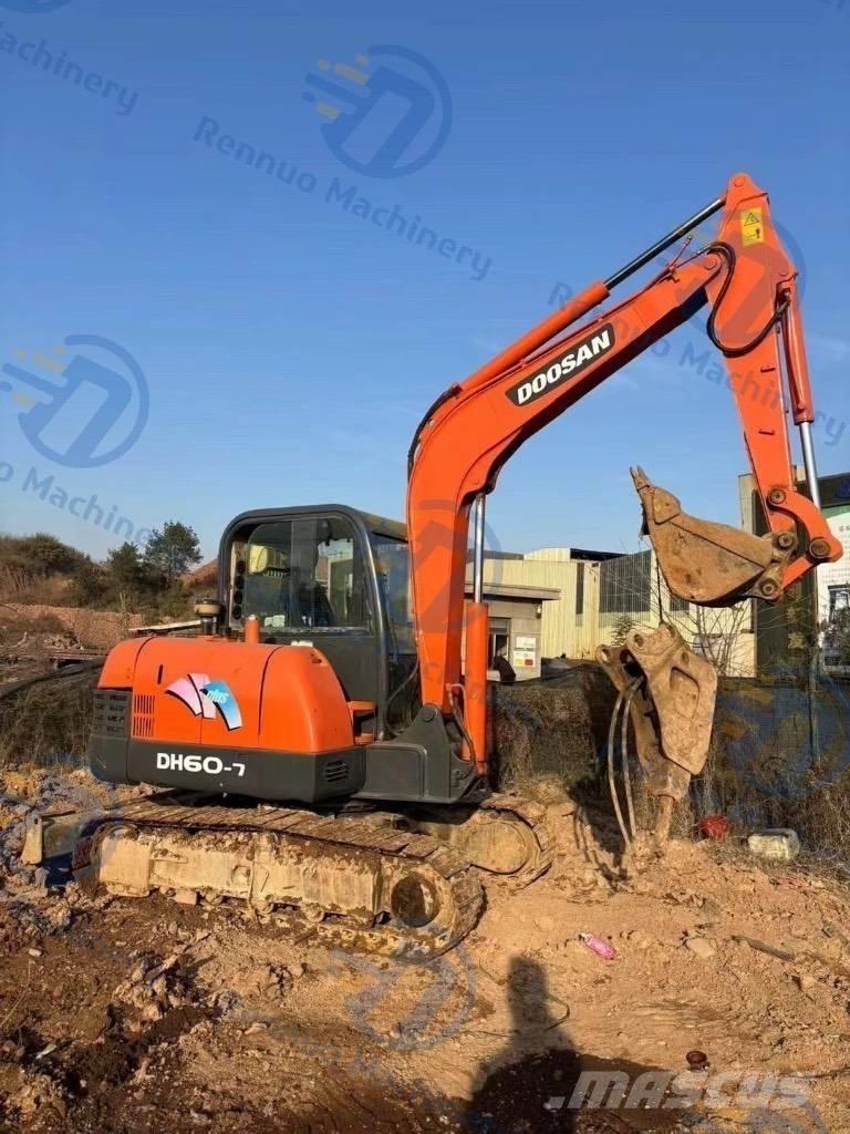 Doosan DH 60 حفارات زحافة