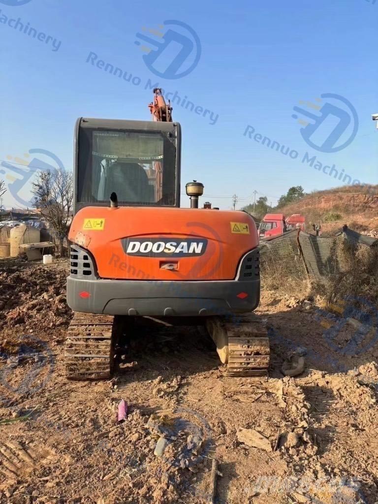 Doosan DH 60 حفارات زحافة