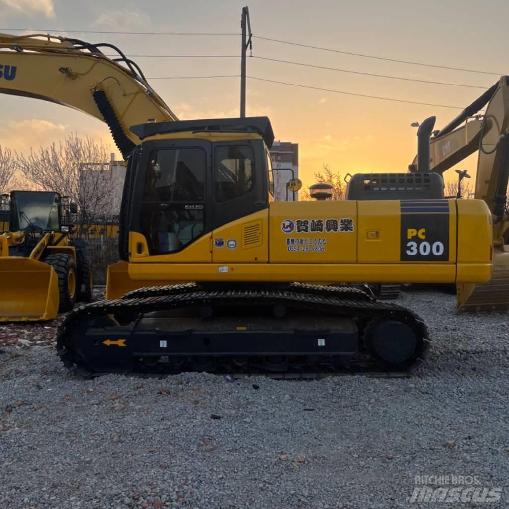 Komatsu PC 300 حفارات زحافة