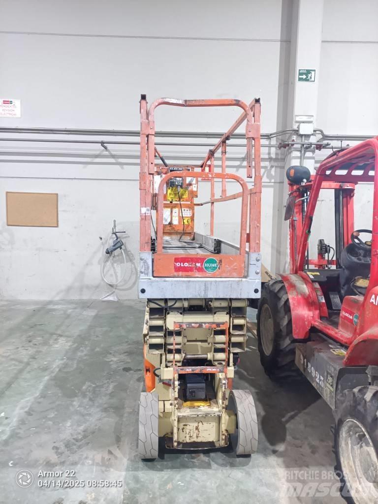JLG 2630 ES رافعات مقصية الشكل
