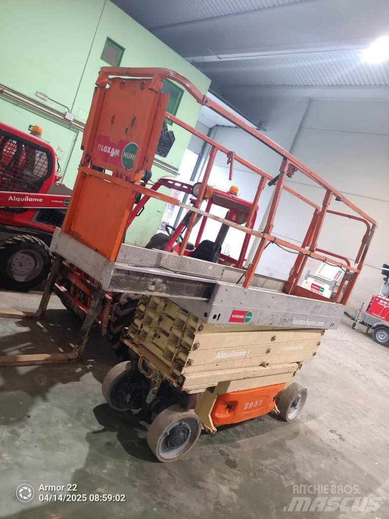 JLG 2630 ES رافعات مقصية الشكل