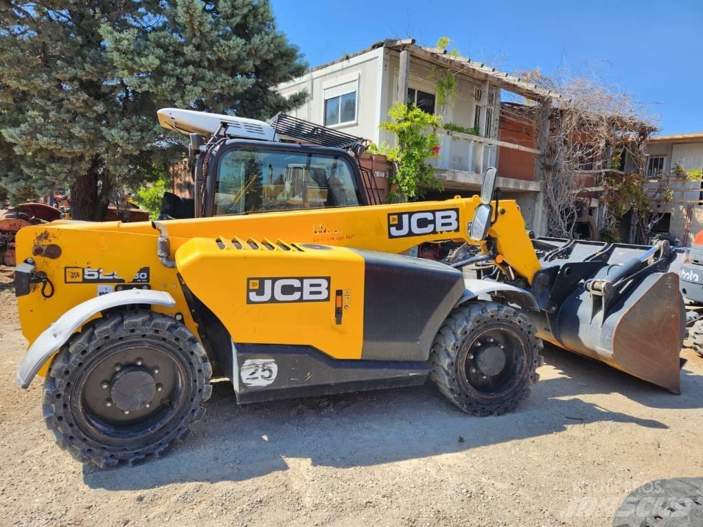 JCB 525-60 مناولات متداخلة