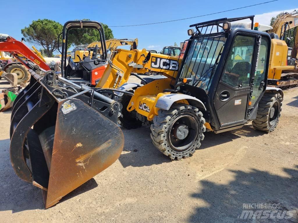 JCB 525-60 مناولات متداخلة