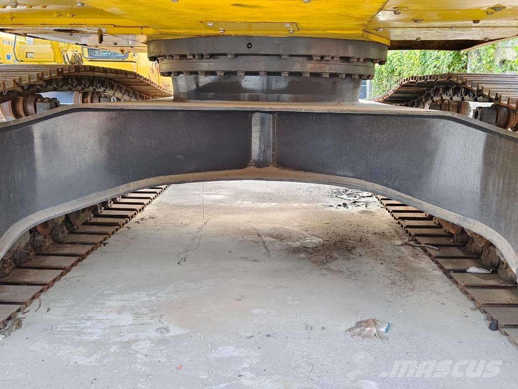 Komatsu PC 220-7 حفارات زحافة